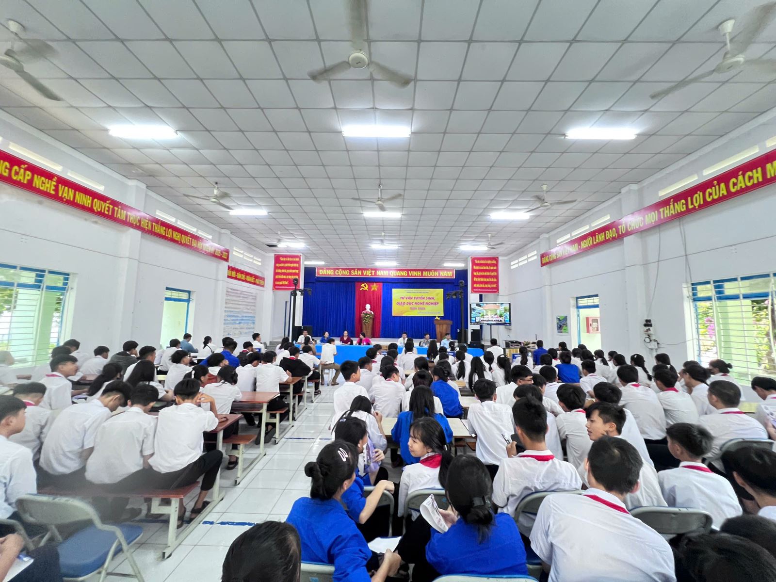 TRƯỜNG TRUNG CẤP NGHỀ VẠN NINH TỔ CHỨC NGÀY HỘI TƯ VẤN TUYỂN SINH - GIÁO DỤC NGHỀ NGHIỆP NĂM 2025 
